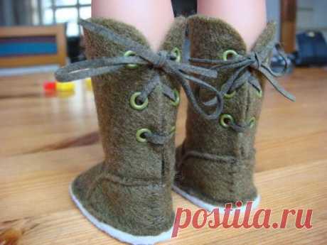 (217) Je vous propose un nouveau tutoriel pour réaliser des bottes.J'espère qu'il vous plaira !Tuto_Nouvelles_bottesPS : les photos du pdf ne sont...