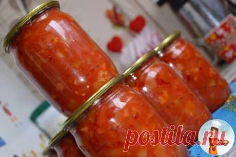 САЛАТ "НАТАЛИ"
Приготовьте обязательно - вкусно!!!
400 г томатной пасты
2 кг кабачков
4-5 шт. перца болг.
10 шт. среднего лука
10 шт. средних помидорок
1 стакан сахара
1,5 ст.л. соли
1 ст. раст. масла
100 г уксуса
зелень по желанию
Овощи порезать кубиками. Варить без томатной пасты 25 мин. после закипания, добавить пасту, перемешать и варить еще 15 мин. За 5 мин. до готовности влить уксус. Уложить в банки и закатать.