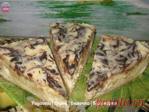 Сказочная венгерская ватрушка

Милые дамы! Не пропустите! Чудо-рецепт- домашние будут целовать вам ручки! В моей семье одни едят с пылу-жару, а другие свой кусок обожают их холодильника. Если по-быстрому: то пеку французскую ватрушку, а если хочу сорвать аплодисменты- то, конечно, венгерская! Будет вкусно!

Используем форму для выпечки диаметром 22-24 см.
Понадобится стакан ёмкостью 250 мл. чтобы измерить муку и сахар.

для мучной крошки:
мука 1.5 стак.
масло сливочное мяг...