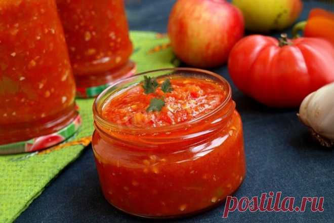 Аджика из помидор и чеснока – рецепты самой вкусной аджики в домашних условиях Здравствуйте, дорогие друзья! Сегодня я хочу поделиться с Вами чудесными рецептами самой вкусной аджики. Эта пастообразная приправа уже давно заняла