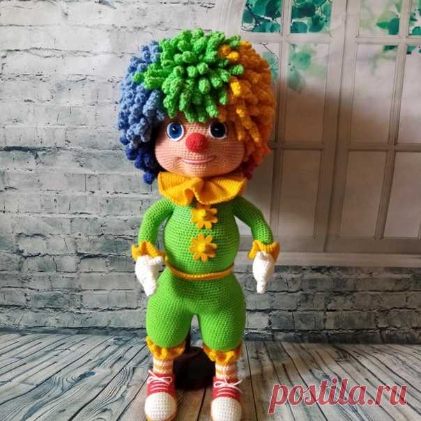 Клоун Семицветик. Куколки. Вязаная жизнь. игрушки. Амигуруми. 
#клоунсемицветик #клоун #вязанаякукла #амигуруми #амигурумикуколка #вязание #вязанаяигрушка #вязанаяигрушкакрючком #игрушка #вязанаяжизнь #игрушкасвоимируками #амигурумикукла  #вашиработы