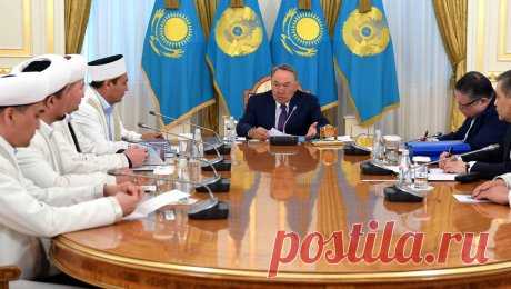 Назарбаев: Бороды у парней и черные одеяния у девушек не соответствуют нашим традициям