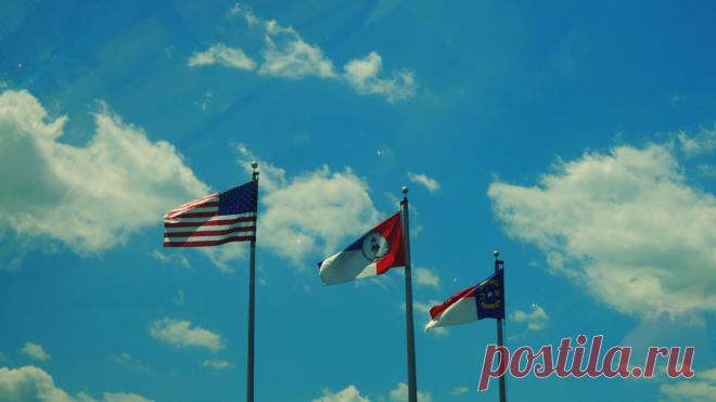 Что делать после того, как выиграл в Грин Кард?
Сегодня, 05.05.2015, стали известны результаты лотереи Грин Кард (DV-2015).
Сразу хочу поздравить победителей! Вы счастливчики, ибо процент выигрыша крайне низок (2-3%). Но впереди еще много работы, да и не стоит забывать, что не каждый кейс получит грин карту, так как очередь на собеседование до Вас может и не дойти. Но давайте пока не будем думать о грустном, лучше напомню подробнее об этапах получения Грин Кард после выигрыша лотереи.