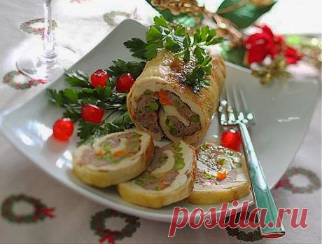 Куриный галантин с ветчиной..