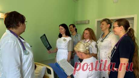 Второй случай в мире: российские врачи спасли пациентку с опухолями по всему телу. Врачи Воронежской областной клинической больницы N1 спасли 26-летнюю местную жительницу с редкой болезнью. Об этом сообщили в пресс-службе медицинского учреждения. Пациентка поступила в стационар с тяжелой дыхательной недостаточностью и ...