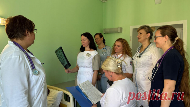 Второй случай в мире: российские врачи спасли пациентку с опухолями по всему телу. Врачи Воронежской областной клинической больницы N1 спасли 26-летнюю местную жительницу с редкой болезнью. Об этом сообщили в пресс-службе медицинского учреждения. Пациентка поступила в стационар с тяжелой дыхательной недостаточностью и ...