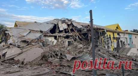 Есть разрушения социального объекта: два человека пострадали в результате воздушной атаки ВСУ на Белгород. Мужчина и женщина получили ранения в результате воздушной атаки ВСУ на Белгород и Белгородский район, сообщил губернатор региона Вячеслав Гладков. По его словам, пострадавшую госпитализировали с минно-взрывной травмой и сотрясением мозга. Кроме того, зафиксировано прямое попадание в социальный объект. Как уточнил мэр Белгорода Валентин Демидов, речь идёт о детском саде. Читать далее