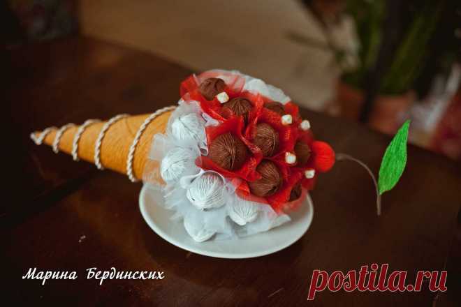 Букет просто :: Как крепить конфету "Марсианка"? Видео