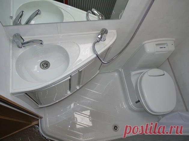 Маленькая ванная: 10 вариантов планировок и советы по обустройству