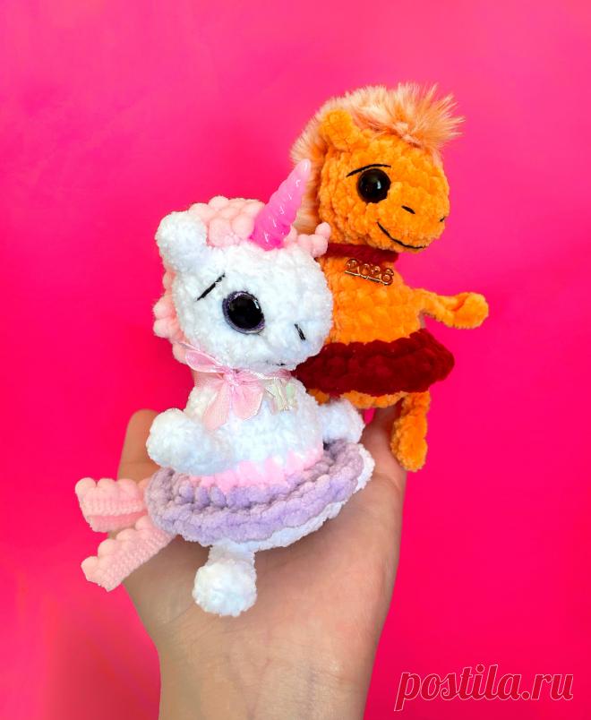 PDF Игогошка крючком. FREE crochet pattern; Аmigurumi toy patterns. Амигуруми схемы и описания на русском. Вязаные игрушки и поделки своими руками #amimore - плюшевая лошадь, маленькая лошадка из плюшевой пряжи, конь.