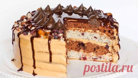 Торт Королевский.
Ингредиенты
Порция одного коржа:Сахар 200 гр.
Яйцо (среднее) 1 шт.
Сметана 200 гр.
Мука 200 гр.
Разрыхлитель ½ пакетика
Начинка:
Орехи (грецкие) 1 ст.
Изюм 1 ст.
Мак (протертый с сахаром) 1 ст.
Какао-порошок 3 ст. ложки
Корица 2 ст. ложки
Для пропитки:
Сметана 200 гр.
Сахар 2 ст. ложки
Для крема:
Масло сливочное 200 гр.
Молоко (сгущенное) 0,5 баночки
Варенье из смородины 1 ст.
Основа для всех коржей одинаковая, различие лишь в их добавках, которые выбираются на ваше усмотрение.