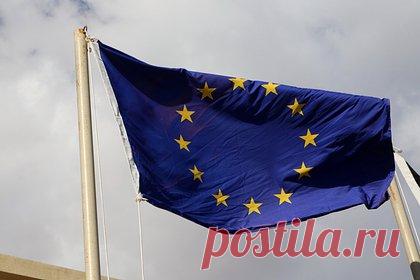 В МИД рассказали о последствиях отказа ЕС от энергоресурсов России. Отказ Евросоюза от поставок энергоресурсов из России привел к стагнации европейской экономики, инфляции и зависимости от СПГ Соединенных Штатов. Об этом в понедельник рассказал исполняющий обязанности постоянного представителя РФ при Евросоюза Кирилл Логвинов в интервью РИА Новости.