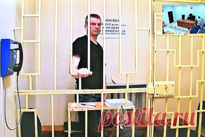 Бывшего главного кадровика Минобороны заподозрили в получении еще одной взятки