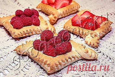 Хорошая кухня - слоёные корзиночки со сгущёнкой и ягодами. Кулинарная книга рецептов. Салаты, выпечка.