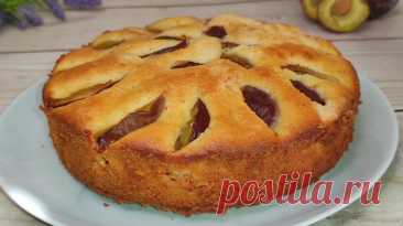 Заливной ПИРОГ со СЛИВАМИ. Пирог на КЕФИРЕ, просто и ВКУСНО. Очень вкусный, нежный и ароматный пирог со сливами. Пирог также, можно испечь с любыми ягодами и фруктами. Заливной пирог прекрасная выпечка для домашнего чаепития. 
Диаметр формы - 20 см
Ингредиенты:
Яйца  -2 шт
Кефир 2,5 % - 250 мл (комнатной температуры)
Сахар  -180 гр
Мука - 250 гр
Сливочное масло (растопить) - 50 гр
Разрыхлитель -2 ч. л
Ванильный сахар  - 1 ч. л
Соль  -1щепотка
Сахар - 1 ст. л для посыпки пи...