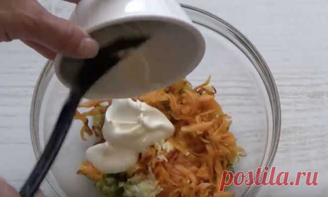 Делаем намазку из соленых огурцов и чеснока: закуска на замену маслу