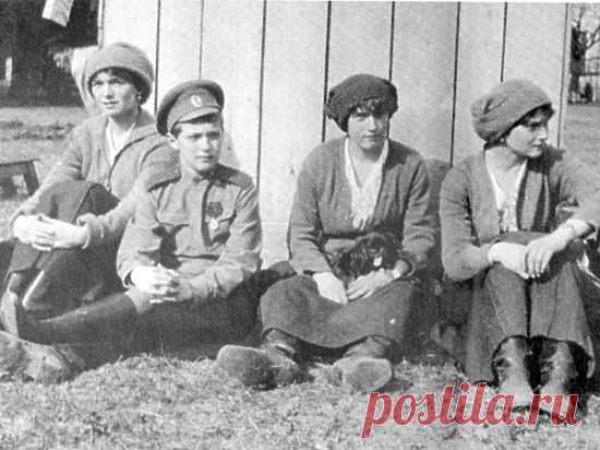 «Семья Николая II выжила»: РПЦ занялась главной тайной Романовых - Общество - МК