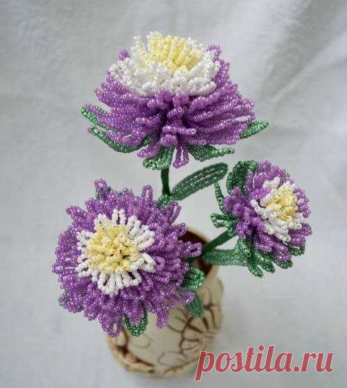 Красивый цветок из бисера — Сделай сам, идеи для творчества - DIY Ideas