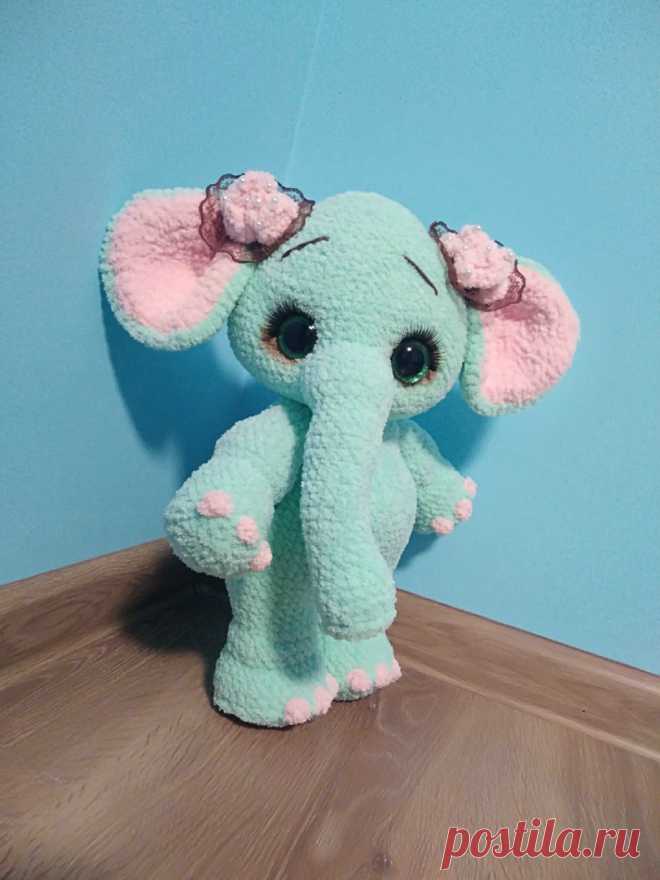 PDF Слоняша Дуняша крючком. FREE crochet pattern; Аmigurumi animal patterns. Амигуруми схемы и описания на русском. Вязаные игрушки и поделки своими руками #amimore - плюшевый слон, большой слонёнок из плюшевой пряжи, слоник, слоненок.