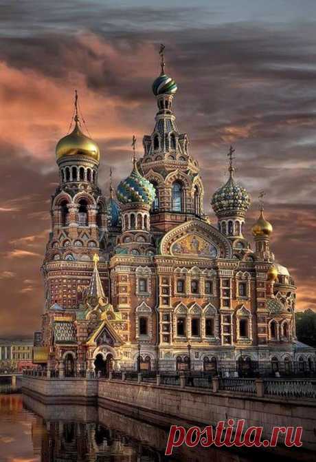 Дворцы и замки
