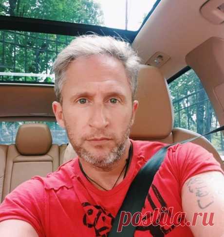 Оскар Кучера – неидеальный папа: актер рассказал о буднях своей большой семьи