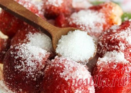 Вино из клубники в домашних условиях: 4 рецепта