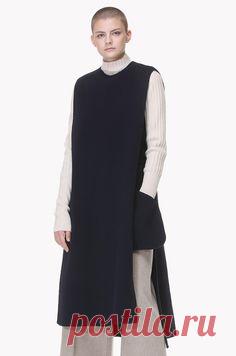 Side open sleeveless layered dress