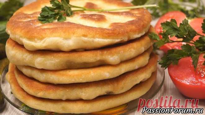 СуперСкоростные лепешки на кефире. Ну очень вкусные! - запись пользователя kalnina в сообществе Болталка в категории Кулинария Получаются мягкие, пушистые, ароматные и такие вкусные. Приготовление совсем занимает мало времени. Начинку можно брать любую на Ваш вкус или жарить без начинки. У меня сегодня простая начинка напоминающая соленные грибы. ИНГРЕДИЕНТЫКефир – 500 мл.