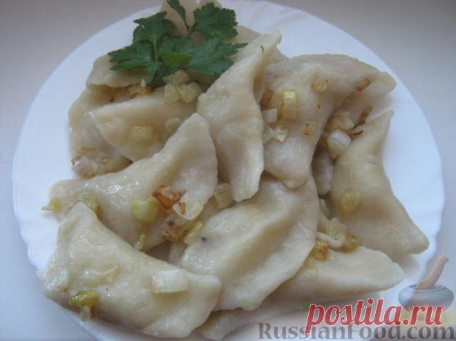 Рецепт: Вареники с кислой капустой на RussianFood.com