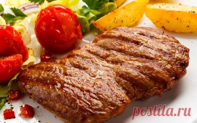 Когда солить мясо при варке и жарке 

Когда солить мясо при варке?
Для начала вам нужно рассчитать необходимое количество соли. Как правило, на один литр воды нужно около 9 граммов. Соответственно, если вы варите мясо в двухлитровой кас…
