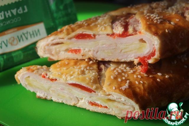 Рулет с ветчиной и лечо. Вкусно, быстро и просто. Ветчина ТМ Индилайт уже порезана, тесто готовое, если нет домашнего лечо, замените тем, что любите. Раскатали тесто, смазали, разложили продукты и в духовку. Отличный перекус готов!