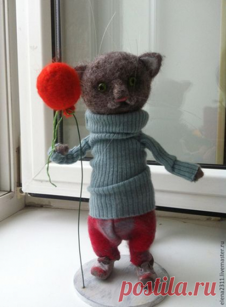 Купить Котик с шариком или французский шансон - коричневый, котик, кот, котенок, Валяние