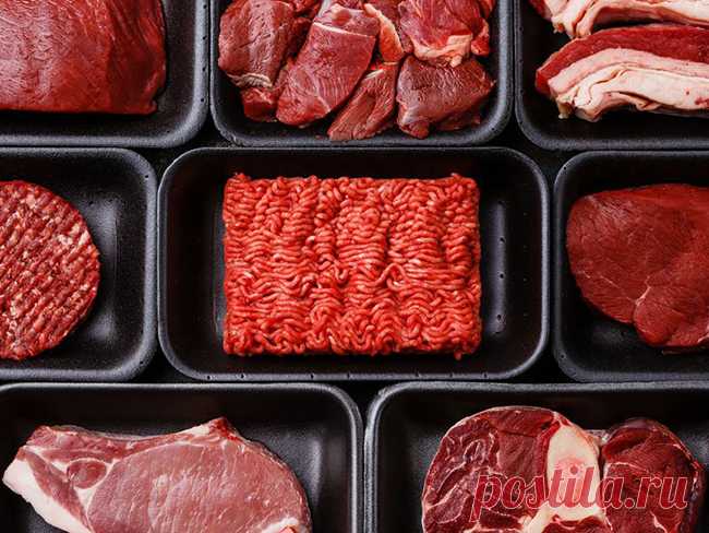 Назван наиболее опасный продукт питания, которые есть в каждом холодильнике Ученые сошлись во мнении, что если бы люди отказались от употребления мяса, им удалось бы застраховать себя минимум от 30% ранних смертей