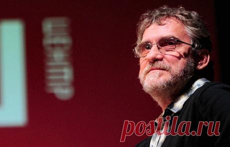 Агент Гаркалина рассказала о состоянии здоровья актера. Наталья Теплова отметила, что в его состоянии наметилась положительная динамика, и опровергла сообщения об угрозе ампутации руки у артиста