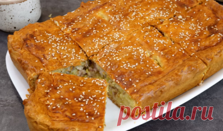 Мой ХОДОВОЙ пирог на КЕФИРЕ: Две-три минуты и тесто готово, Какой же он вкусный. Начинка Огонь!
Тесто готовится без дрожжевое, поэтому много времени у Вас не отнимет. Вкусно и с курицей, и с говядиной, да в принципе с любым мясом, даже с фаршем очень вкусно получается. Я его часто готовлю просто на ужин, потому что здесь есть все... и картошка, и мясо, и хлеб.
Рецепт:
для теста на кефире:
мука - 400 г
соль - 1/2ч.л.
сода - 1ч.л (щепотка лимонной кислоты)
сливочное масло - ...