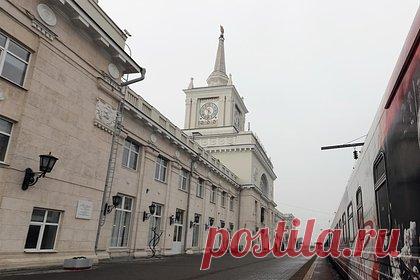 В российском городе перекрыли вокзал из-за эшелона с ранеными. В Волгограде перекрыли доступ к вокзалу в связи с прибытием эшелона с ранеными из зоны проведения специальной военной операции (СВО). Об этом сообщает v1.ru. Отмечается, что часть пострадавших доставили с поезда в госпитали, а остальные продолжили путь после получасовой остановки.