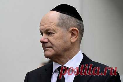 Шольц признался в стыде за антисемитизм в Германии. В 85-ю годовщину нацистского погрома «Хрустальная ночь» канцлер Германии Олаф Шольц заявил, что Берлин возмущен недавней волной антисемитских инцидентов в Германии и не потерпит антиеврейской ненависти. Он также добавил, что ему стыдно за распространение антисемитских настроений в стране.