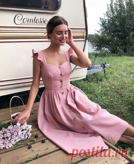 Larne. RussianBrand в Instagram: «Перламутрово-розовый цвет, оборки, натуральный лён, длина миди — все это сочетается в нашем любимом платье-бюстье💕 От него исходит особое…» 8,392 отметок «Нравится», 287 комментариев — Larne. RussianBrand (@larne_studio) в Instagram: «Перламутрово-розовый цвет, оборки, натуральный лён, длина миди — все это сочетается в нашем любимом…»