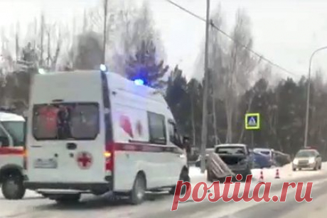 Два человека погибли в ДТП с пятью машинами на российской трассе. В городе Дзержинске Нижегородской области два человека погибли в аварии с пятью автомобилями. ЧП произошло утром в пятницу, 24 ноября. Одним из попавших в аварию автомобилей был грузовик, уточнили в МВД. По предварительным данным, обе жертвы ДТП — женщины, находившиеся в одном из легковых автомобилей.