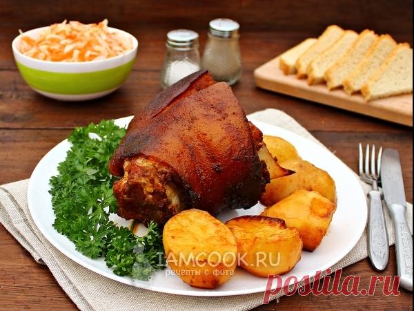 Рулька с картошкой в рукаве в духовке — рецепт с фото Запечь свиную рульку с картошкой не так сложно, правда и не быстро. А в результате перед вами - сочное мясо и аппетитная картошечка.