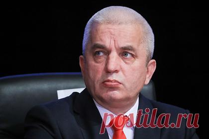 Минобороны сообщило о грабежах украинских националистов в Сумах. Украинские националисты грабят домовладения и отнимают продовольствие у жителей в Сумах, а в случае неповиновения угрожают убийством. Об этом заявил начальник Национального центра управления обороной России генерал-полковник Михаил Мизинцев. Он отметил, что украинские националисты проводят рейды по частным домам.