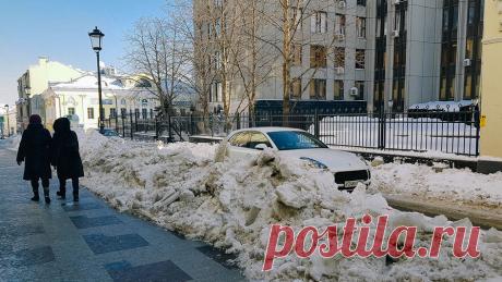 Синоптик рассказал, когда в Москве растают сугробы. Сугробы в Москве исчезнут к апрелю, что на две недели раньше нормы. Об этом РИА Новости заявил ведущий специалист центра погоды "Фобос" Евгений Тишковец. "Снежный покров, высота которого в Москве составляет 28-30 ...