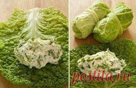 Сыроедческие голубцы с ореховым сыром и зеленью

Для приготовления этих аппетитных сыроедческих голубцов с сыром и зелень, которые могут стать излюбленным блюдом далеко не только для сыроедов, нам нужны: 
Около половины килограмма орехового сыра (можно использовать тофу)
Около пучка зелени 
Два-три средних зубчика чеснока 
Ложка или две оливкового масла холодного отжима 
Ложка орехового молока (если понадобится) 
Кочан пекинской капусты 
Солим и перчим по нраву  
 
Рецепт:...