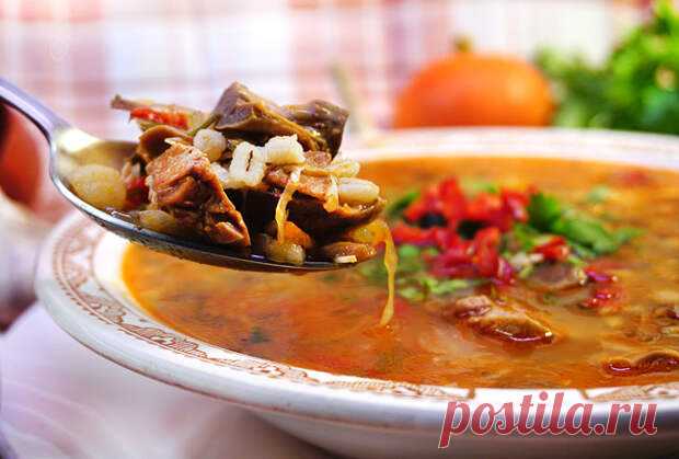 Щи уральские, но... по-вологодски - Будет вкусно - 11 октября - 43135276666 - Медиаплатформа МирТесен Как-то заглянул я в заштатную столовку с ностальгическими подносами, ностальгической раздачей и столь же ностальгической пухлой теткой «на кассе». Взяв подостывшие «щи уральские» за 12 рублей, которые почему-то дали сто очков вперед ресторанному борщу на бульонном кубике в плошке для двухмесячных - 11 октября - 43135276666 - Медиаплатформа МирТесен