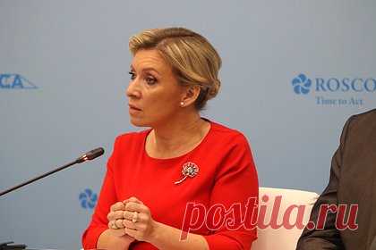 Захарова обвинила США в попустительстве антисемитизму и расовой нетерпимости. США потворствуют нацизму, антисемитизму и расовой нетерпимости, сообщила официальный представитель МИД РФ Мария Захарова. «На лужайке перед Белым домом скандируют свои нацистские лозунги представители структуры, известной самым махровым антисемитизмом, юдофобией и прочими видами расовой нетерпимости», — заявила она.