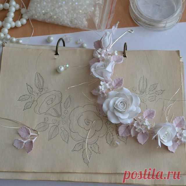 Рабочий  процесс 
#пластика #полимернаяглина #рабочийпроцесс #ручнаяработа #иринаиваницкая #иваницкая #розы #колье #бижутерия #украшенияручнаяработа #polymerclay #handmade #irinaivanitskaya #ivanitskaya #art #amazing #fashion #flowers #jewelry #necklace