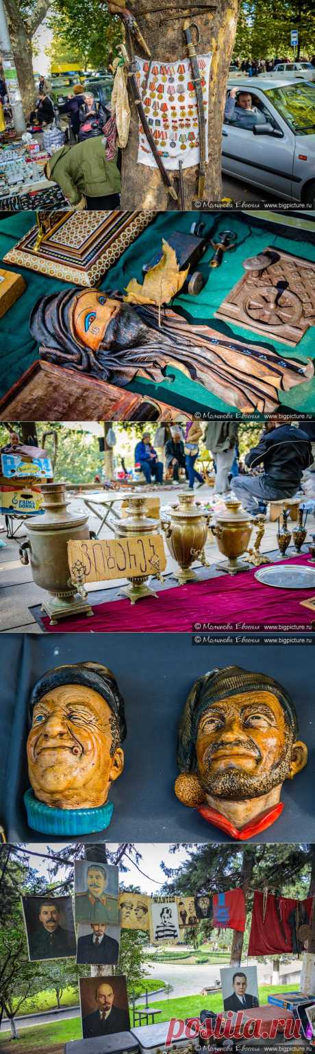 Всегда любила блошиные рынки… Есть в прогулках по этим барахольным развалам что-то от походов в музей, ведь тут столько наслоений разных поколений. Есть и азарт, желание отыскать что-нибудь эдакое, чтобы и редкость редкая, и бюджетно. А еще приятно поглазеть на разномастную публику вокруг.