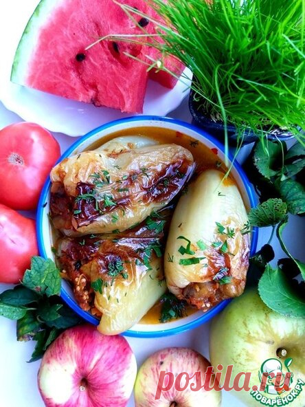 Печеные перцы, фаршированные баклажанами