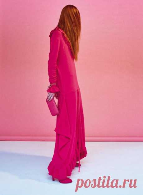 Из моветона — в тренды: как носить розовый? Помните, как в конце 90-х появились модные «кислотные» цвета? Розовый «вырви глаз» был даже более радикальным, чем лимонный: тинейджеры сходили по нему с ума. В гламурные нулевые популярным стал нежно...
