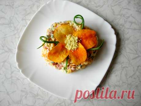 Салат с кукурузой и колбасой